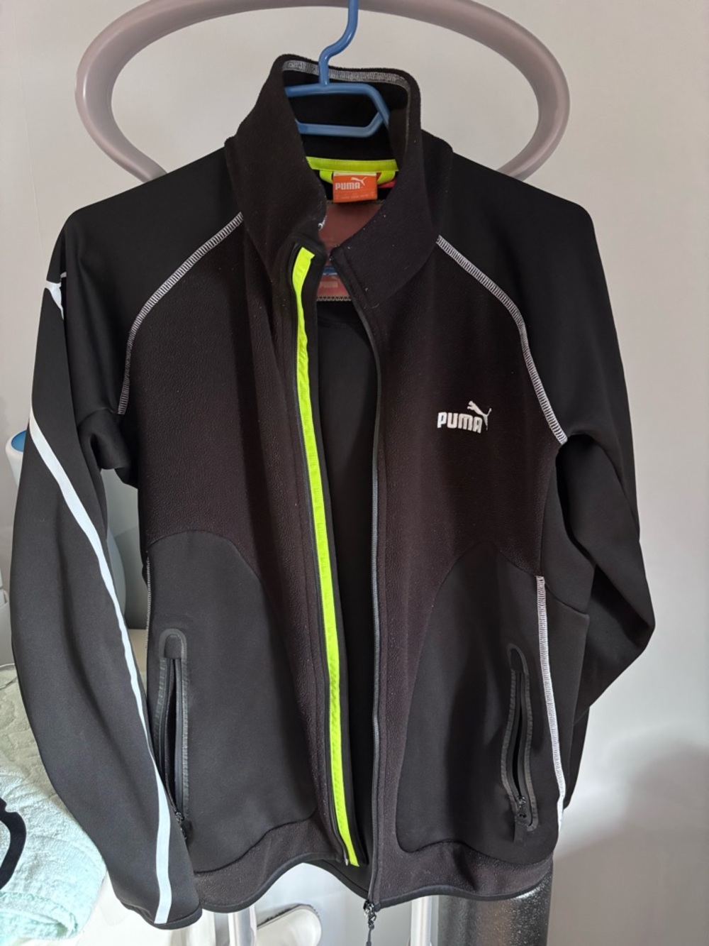 Puma Men's Black light fleece Jacket with Neon Trim small